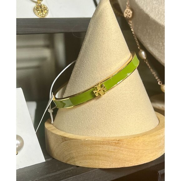 TORY BURCH KIRA ENAMEL 7MM HINGE BANGLE BRACELET IN GREEN & GOLD - Picture 4 of 5